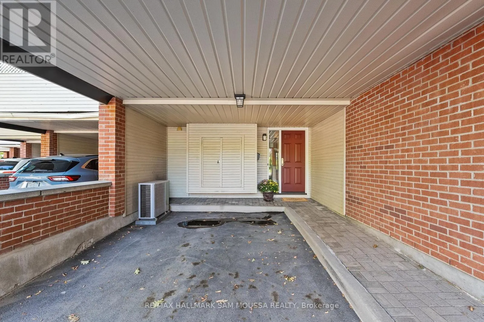 4 - 60 GREENFIELD AVENUE
