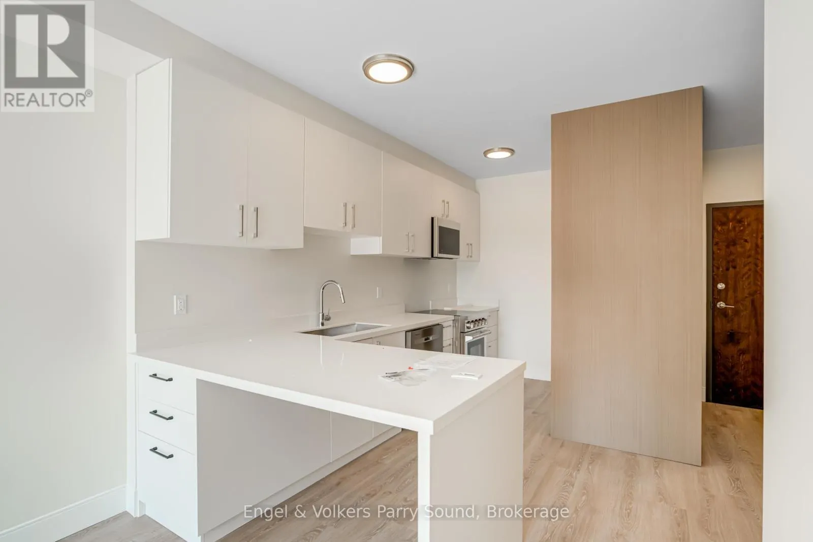 305 - 51 GEORGE STREET, #305