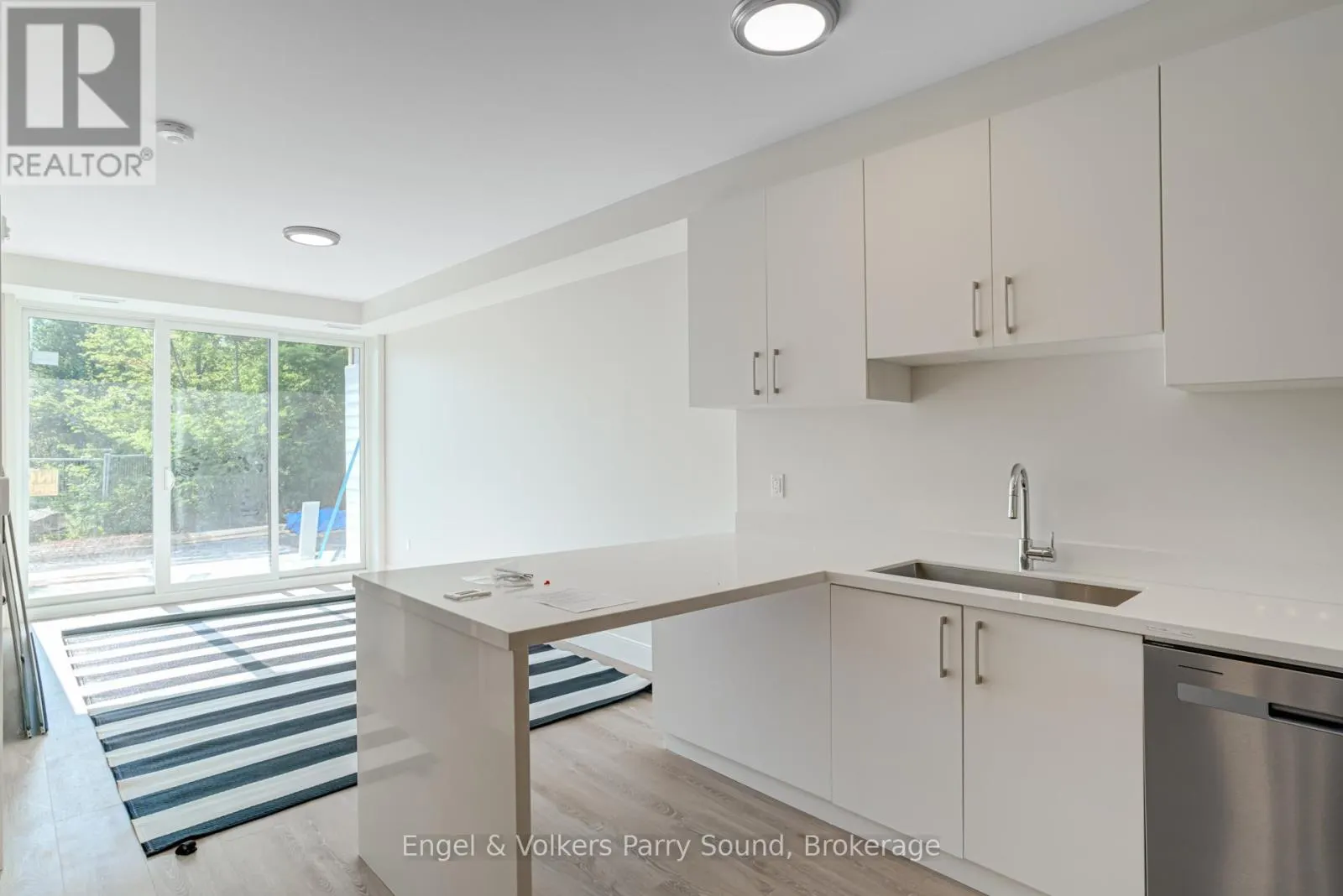 305 - 51 GEORGE STREET, #305