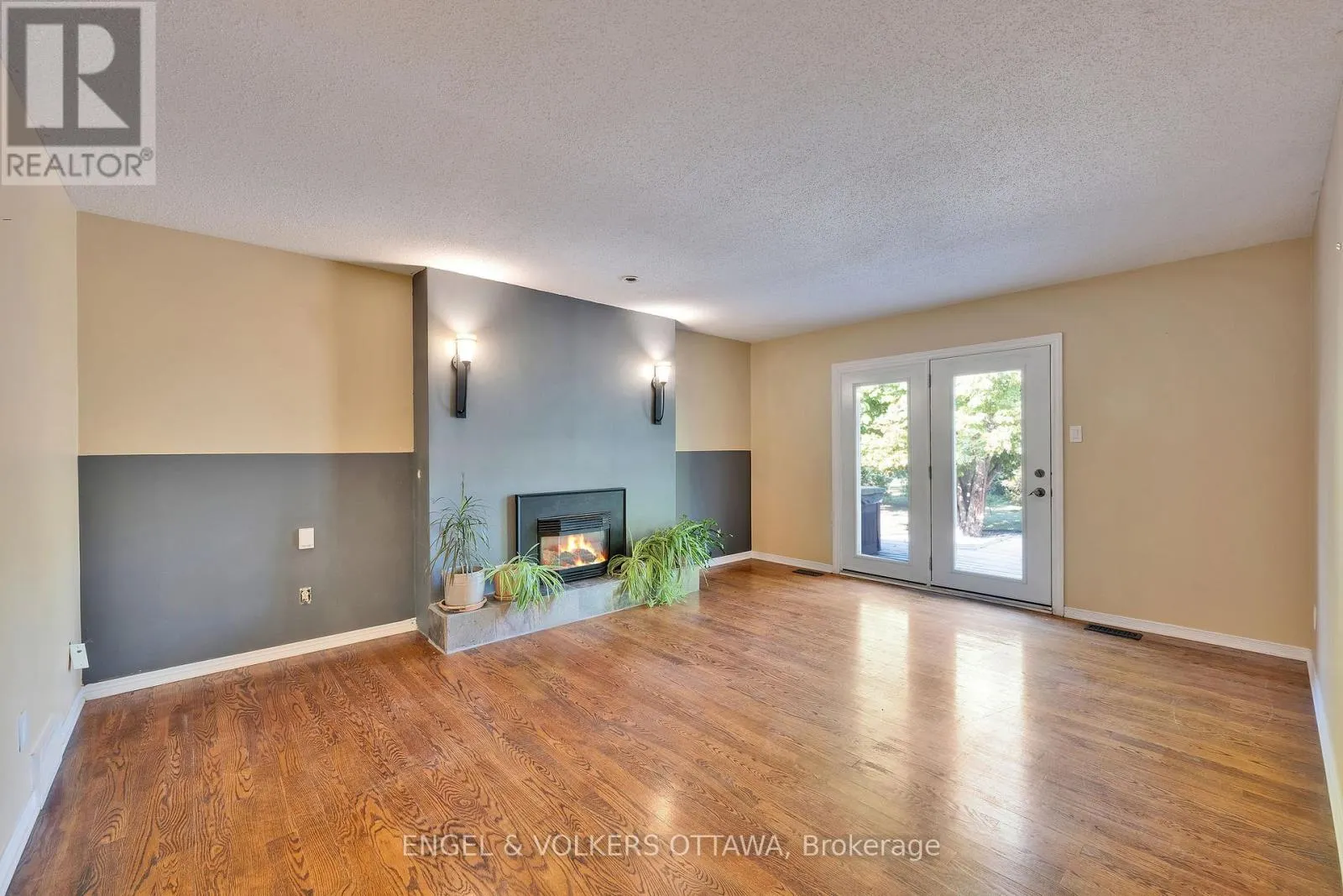 5233 MCLEAN CRESCENT