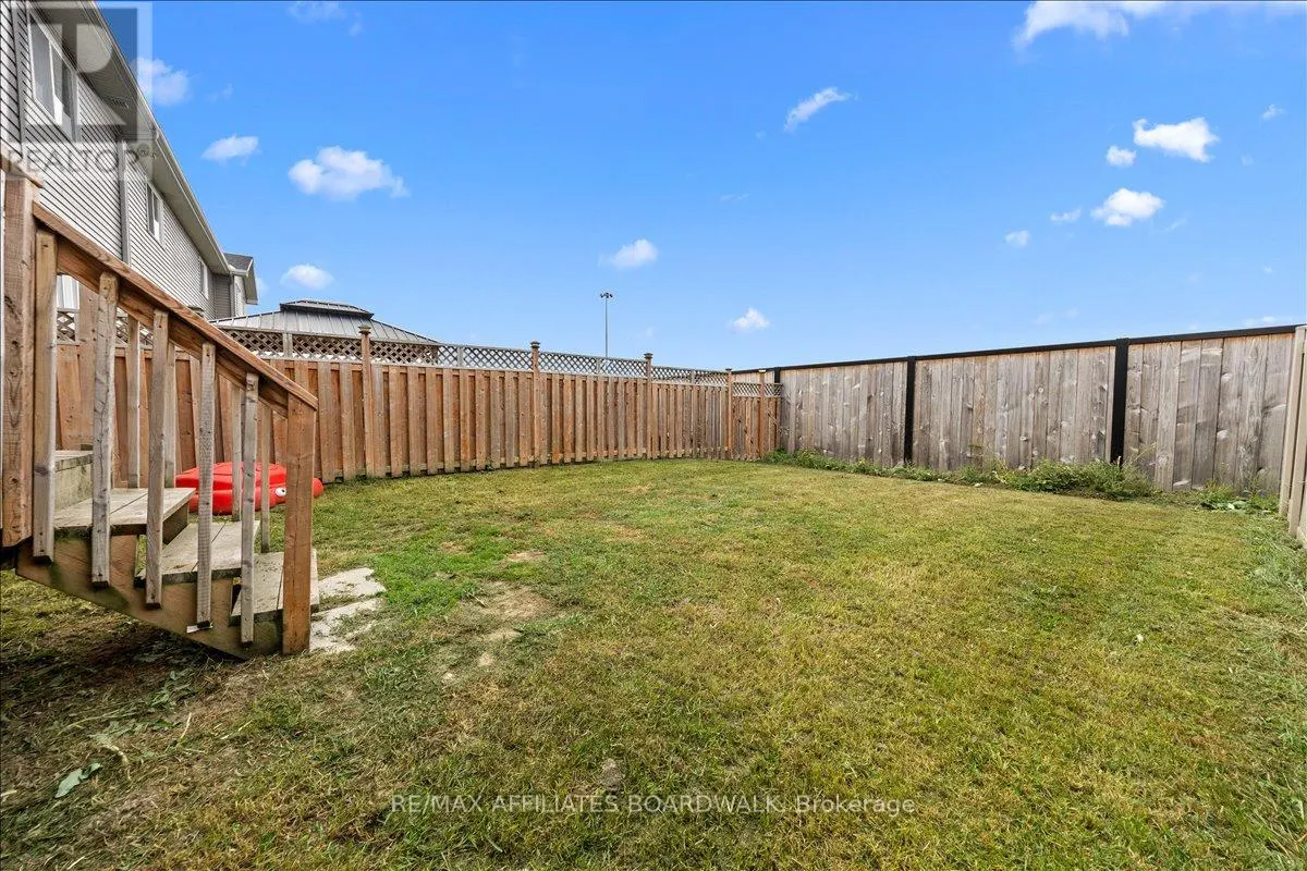 15 VIMY RIDGE CRESCENT
