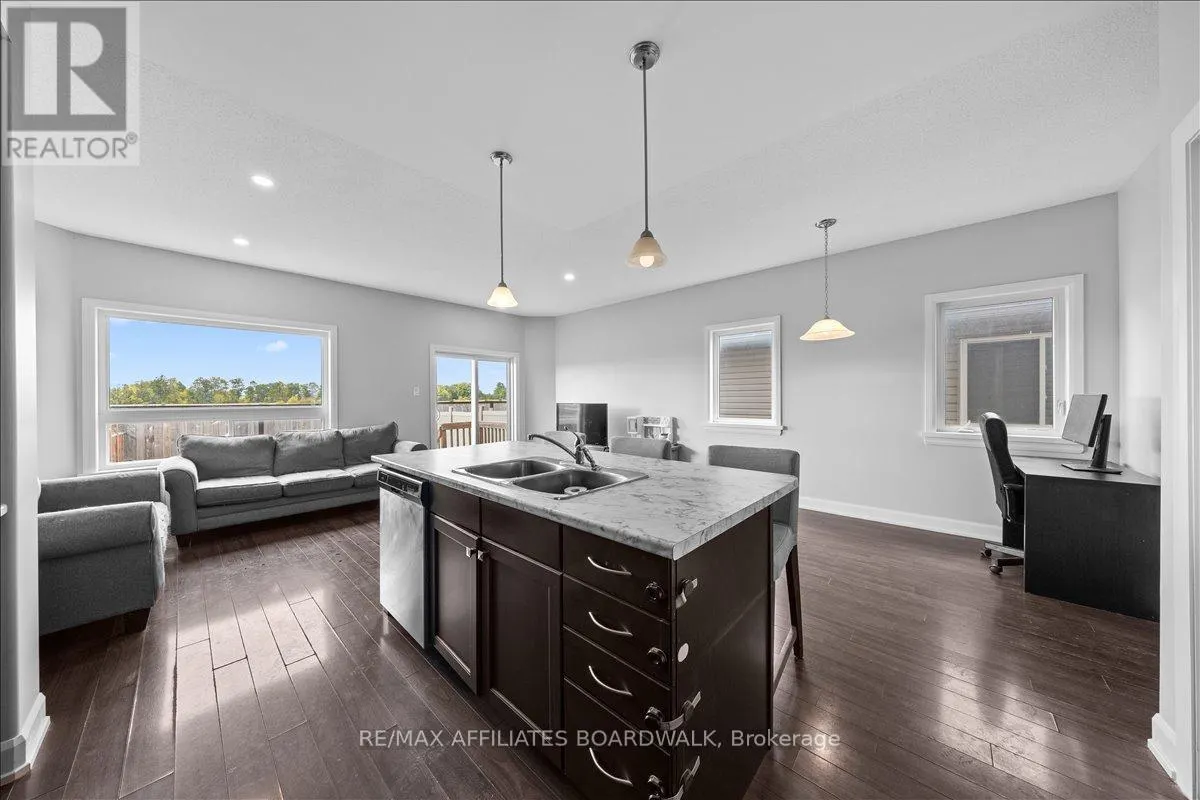 15 VIMY RIDGE CRESCENT