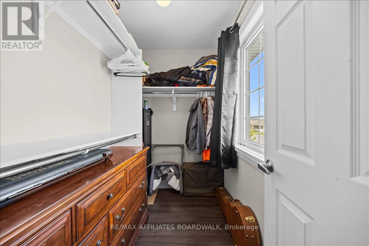 15 VIMY RIDGE CRESCENT