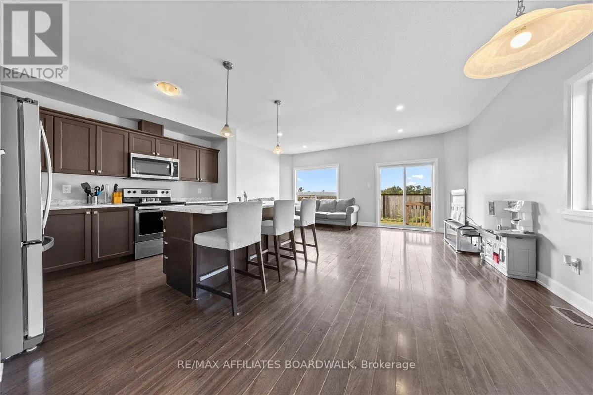 15 VIMY RIDGE CRESCENT