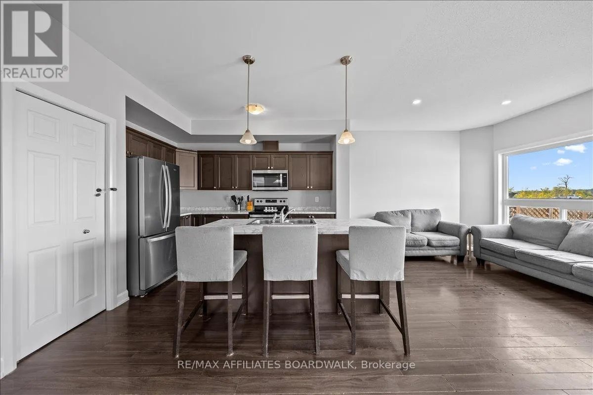15 VIMY RIDGE CRESCENT
