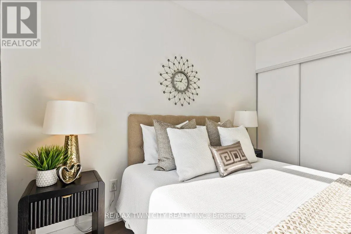 505 - 55 DUKE STREET W