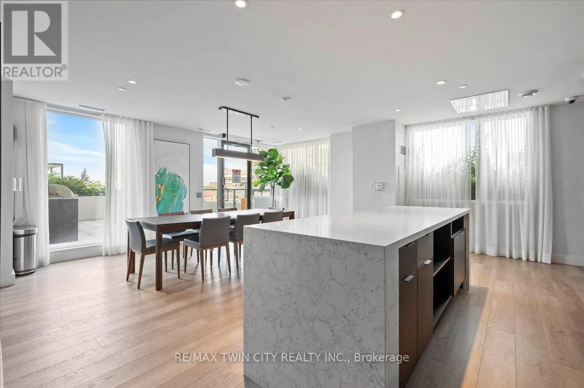 505 - 55 DUKE STREET W