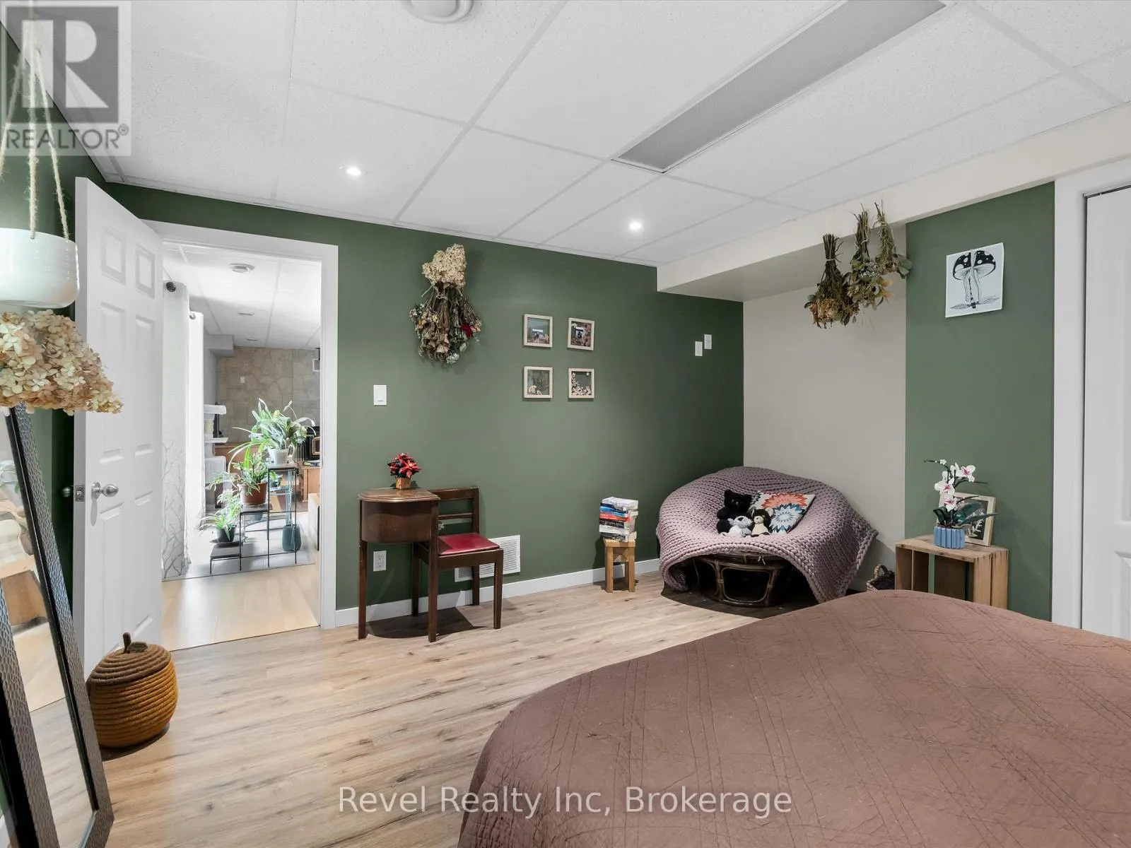 1326 ECHO LAKE ROAD