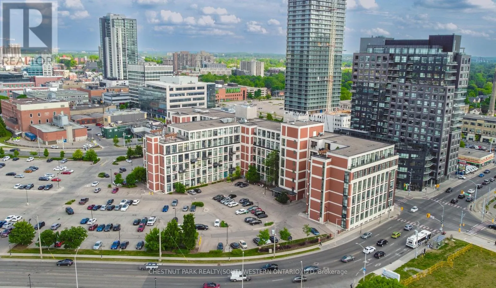 524 - 404 KING STREET W