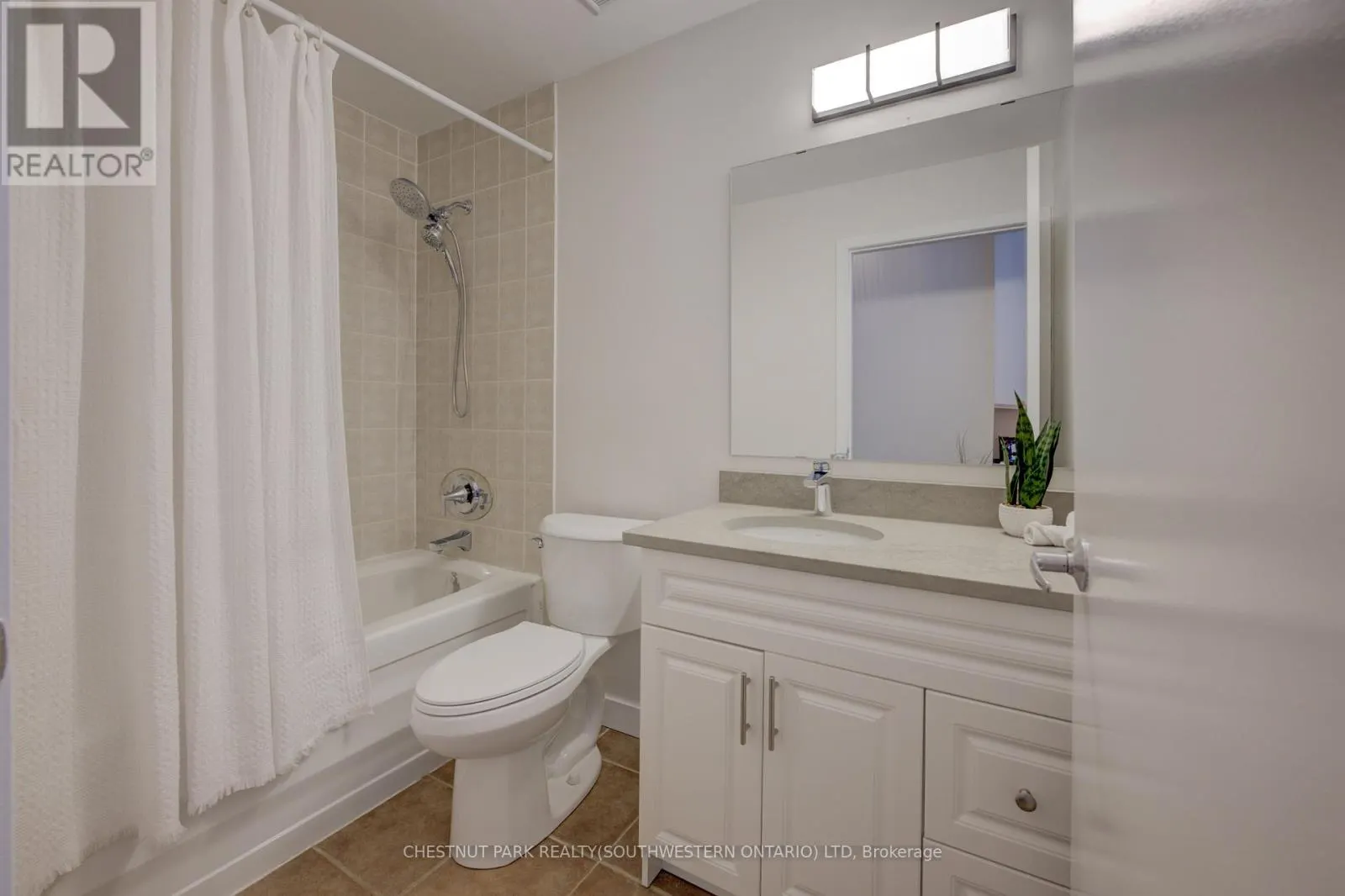 524 - 404 KING STREET W