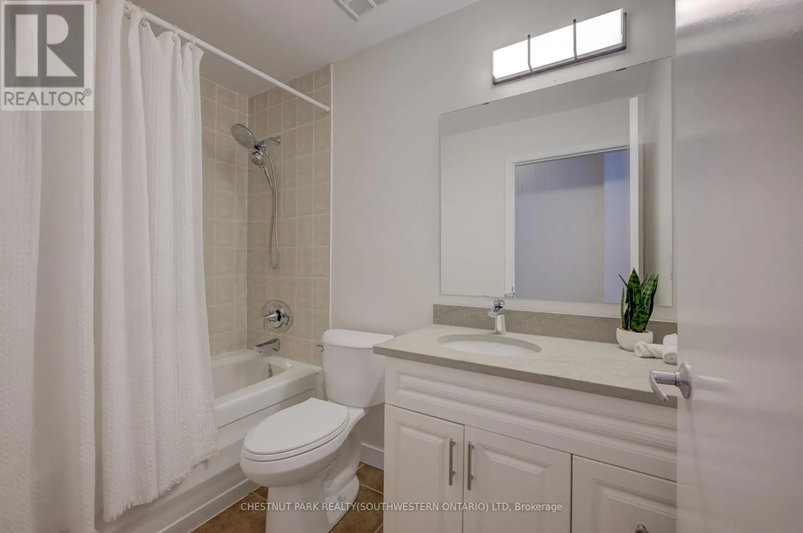 524 - 404 KING STREET W