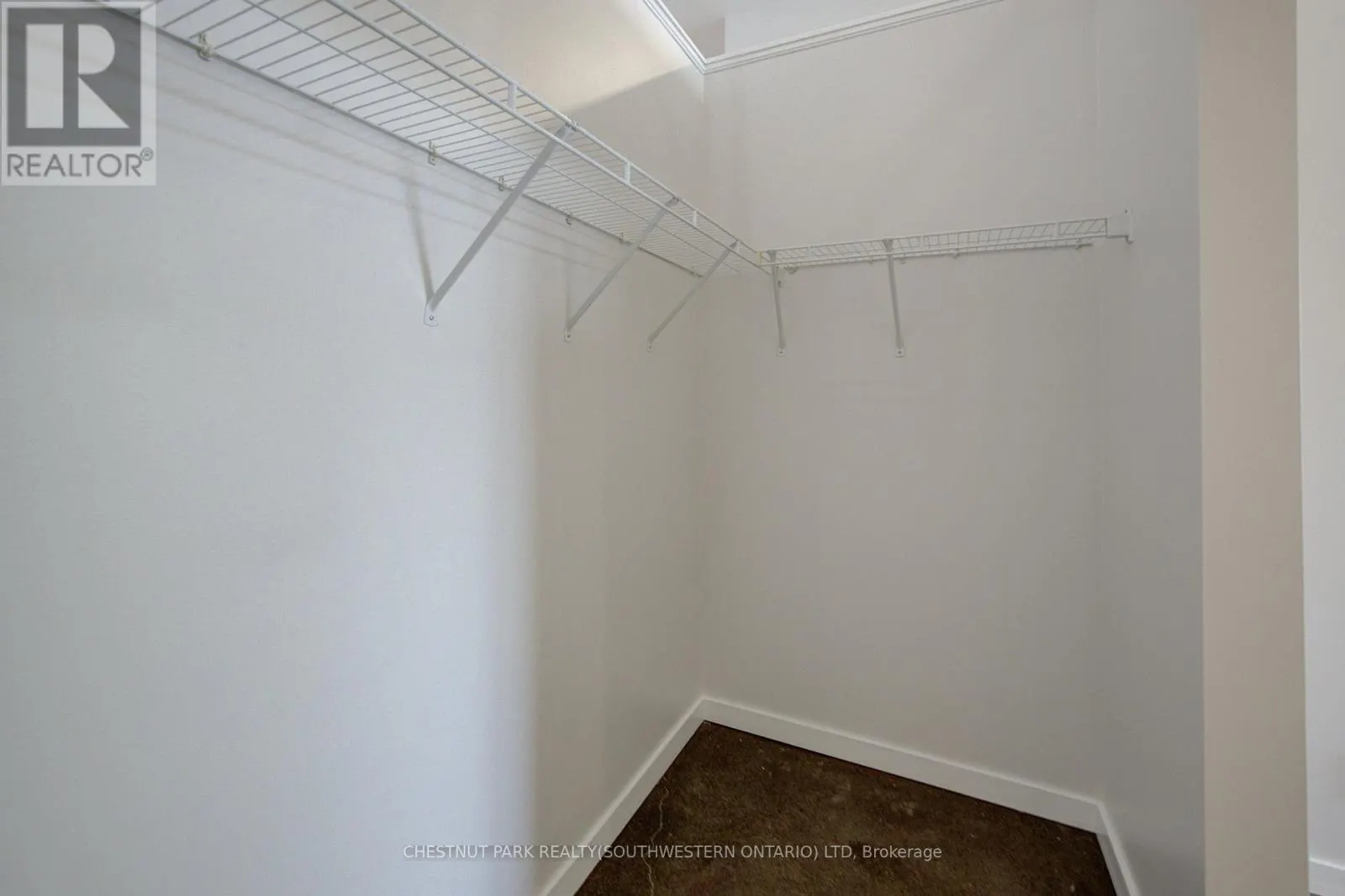 524 - 404 KING STREET W