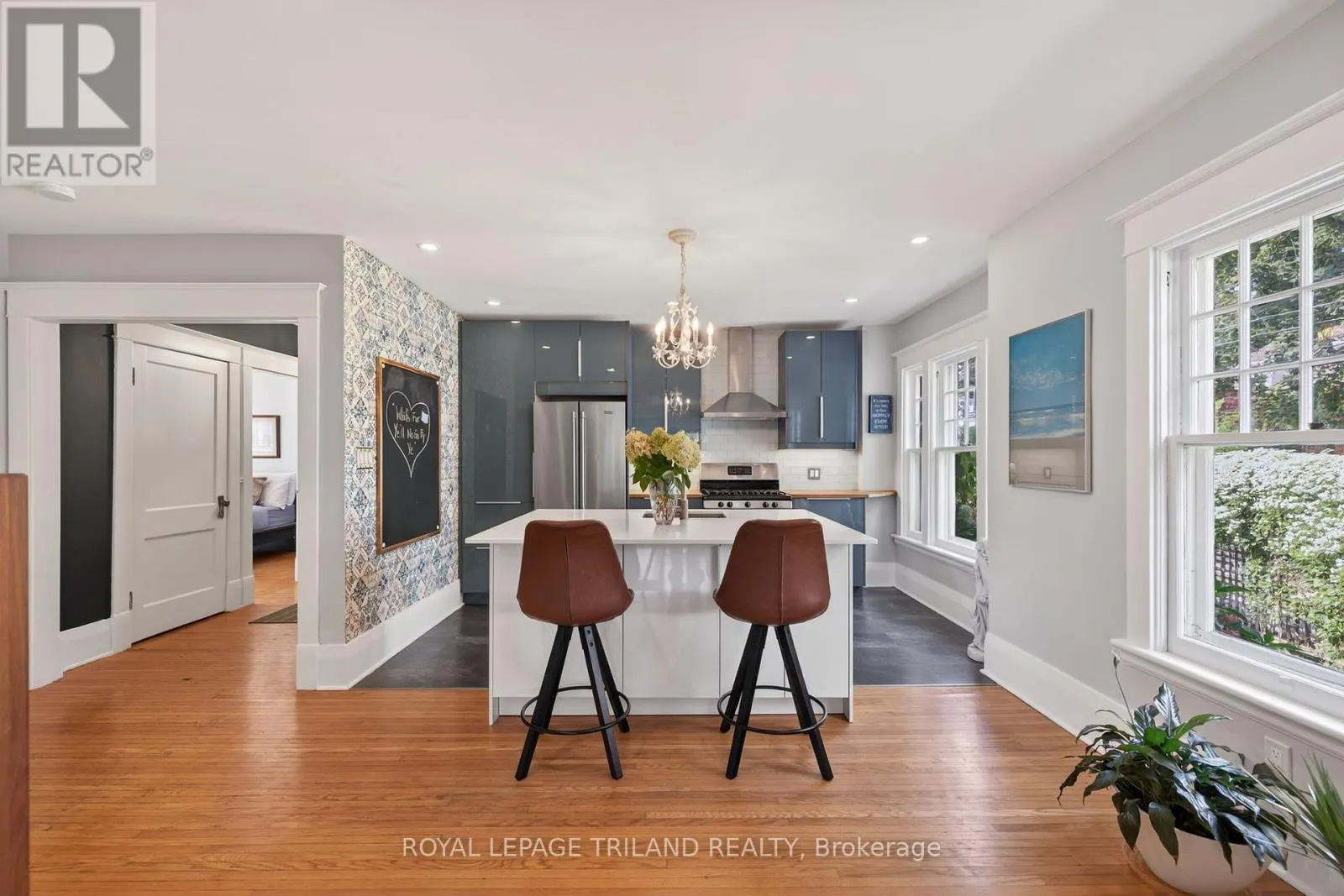 263 RIDOUT STREET S
