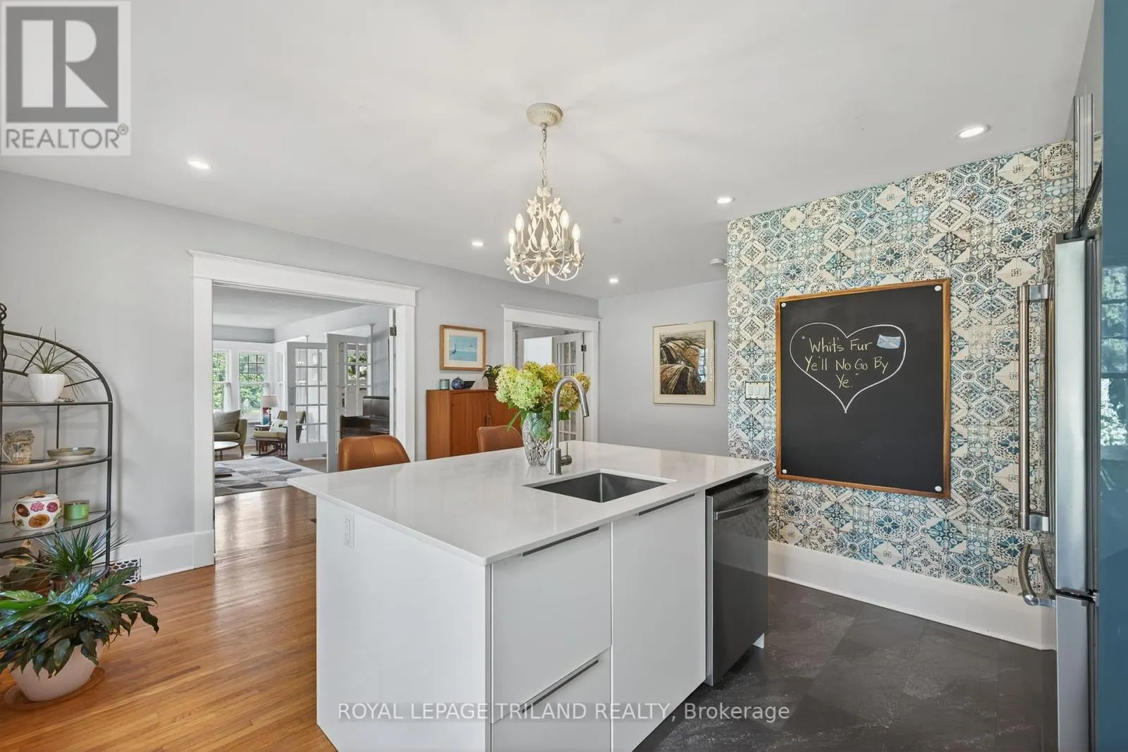 263 RIDOUT STREET S