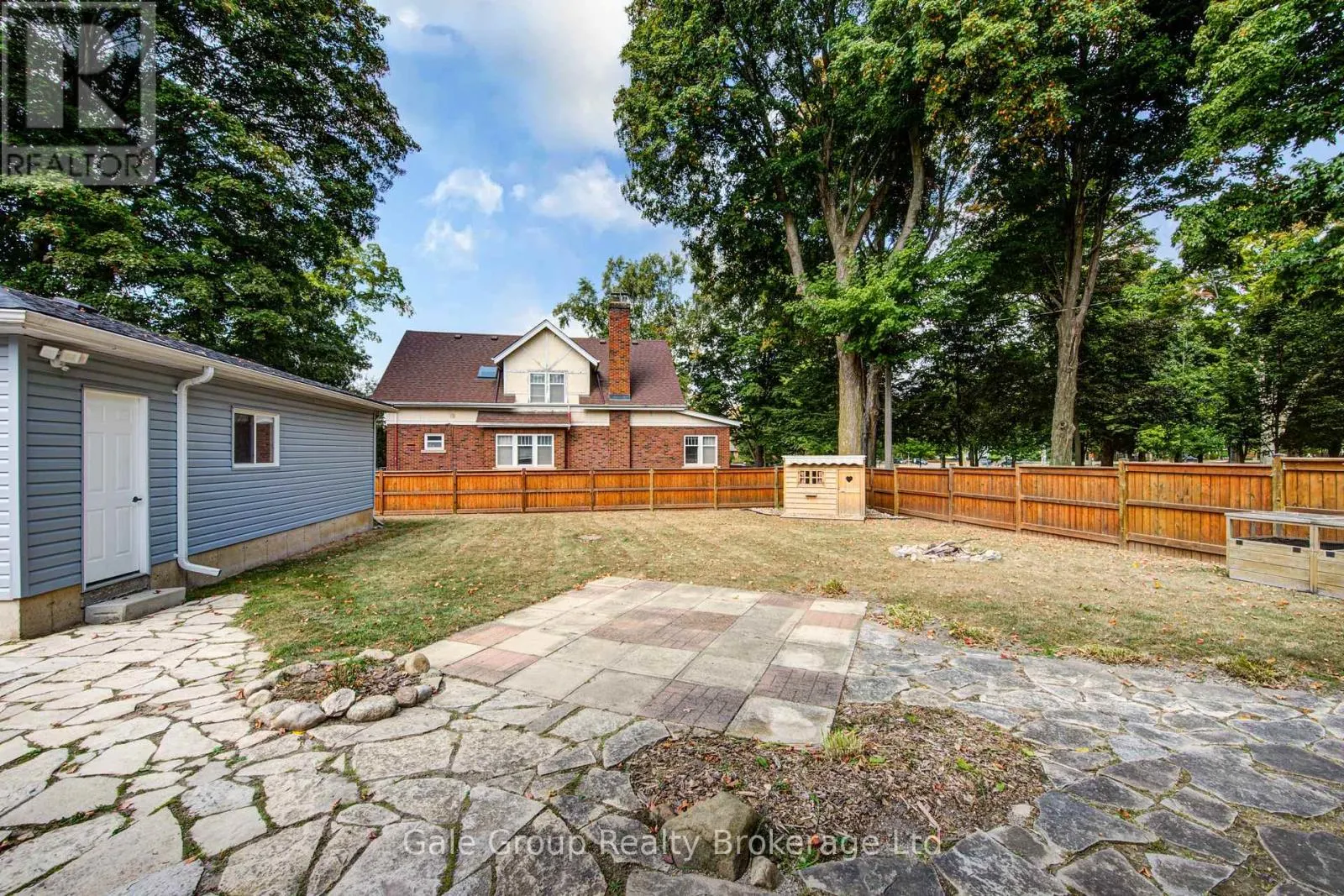 155 VANSITTART AVENUE