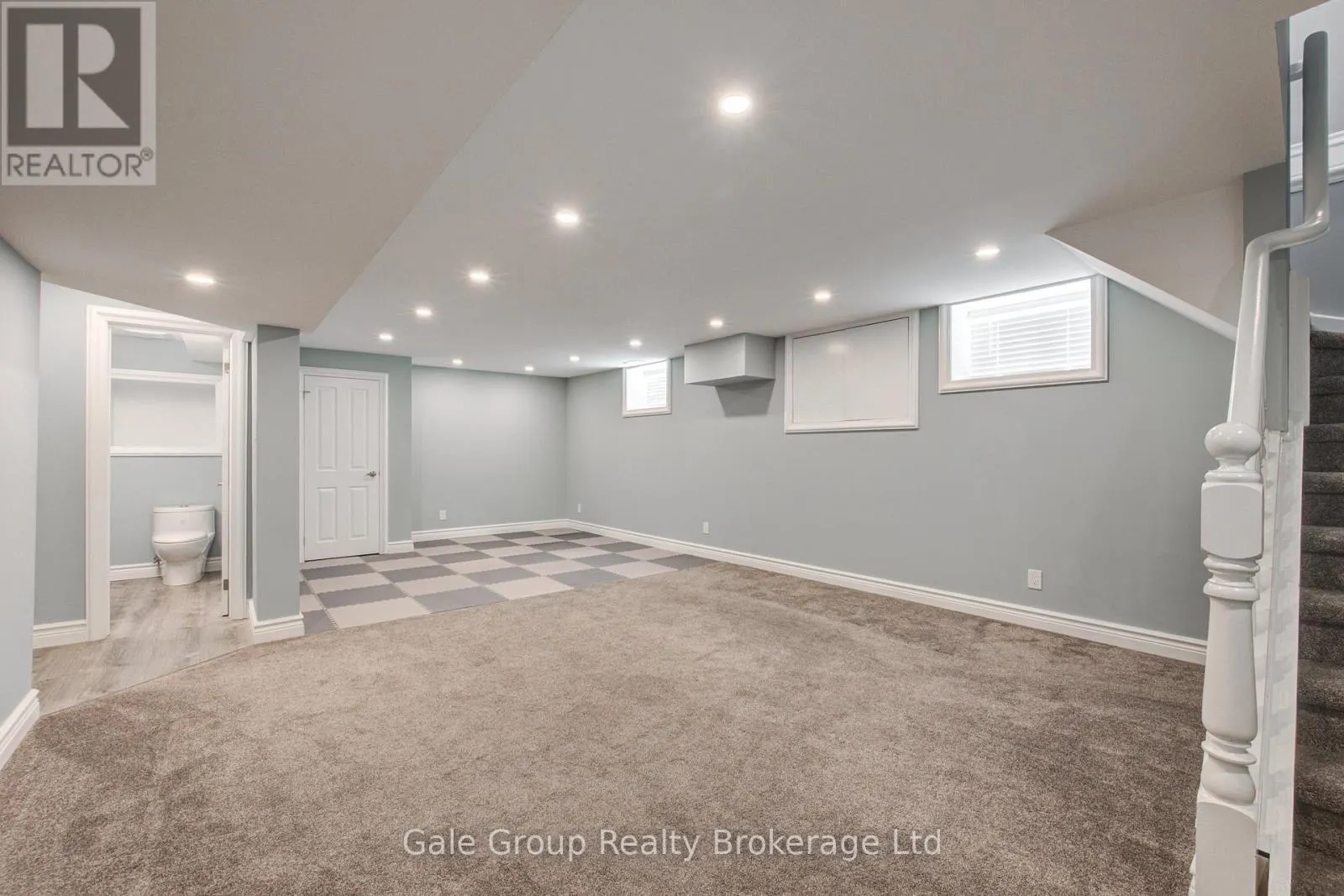 155 VANSITTART AVENUE
