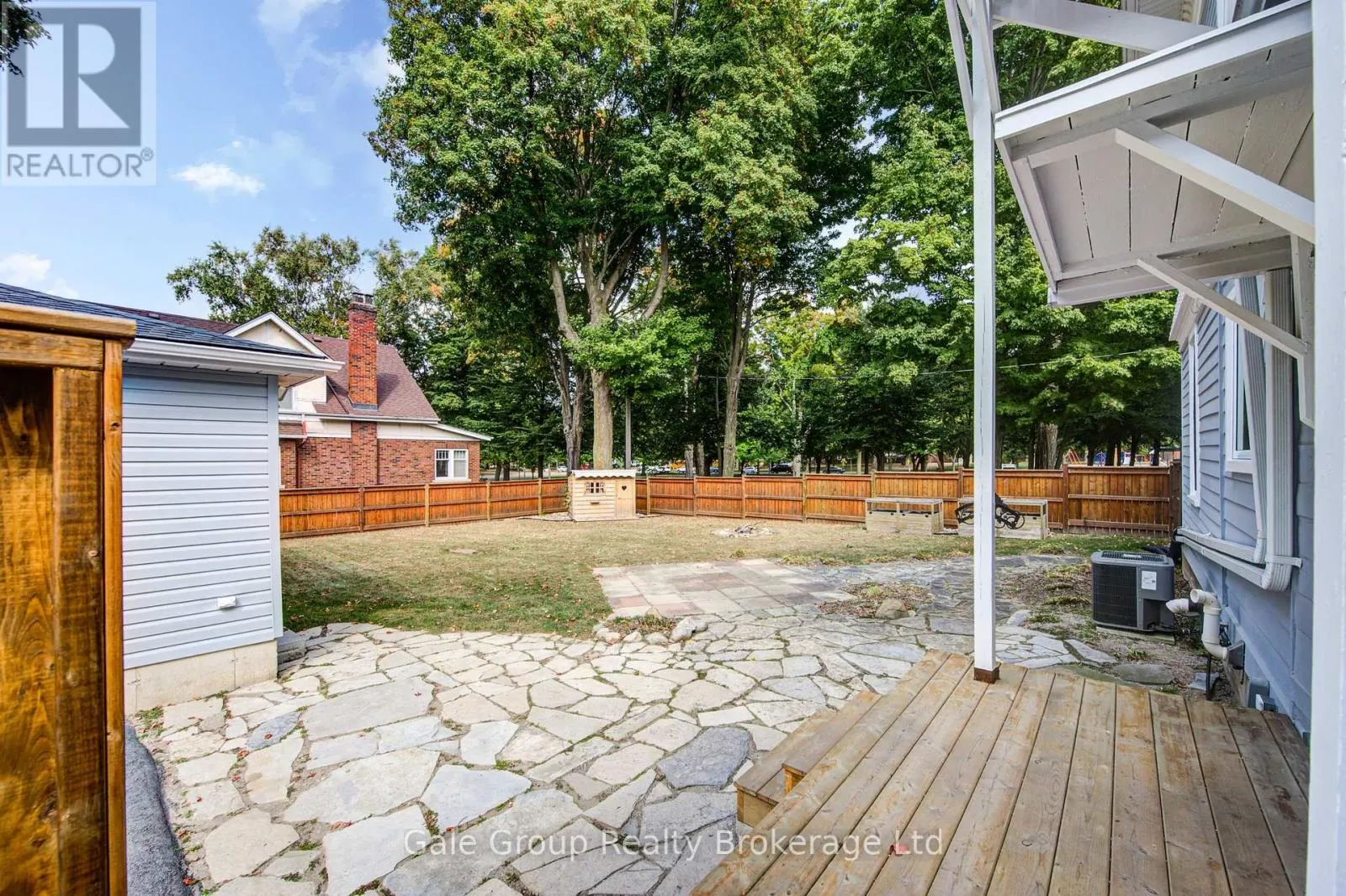 155 VANSITTART AVENUE