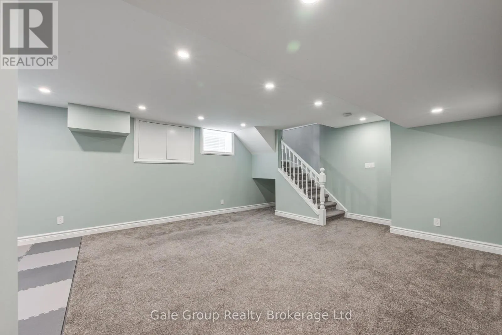 155 VANSITTART AVENUE