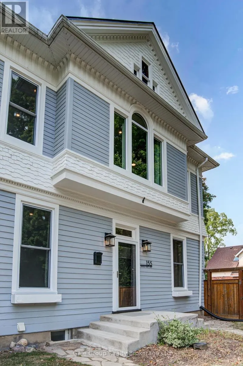 155 VANSITTART AVENUE