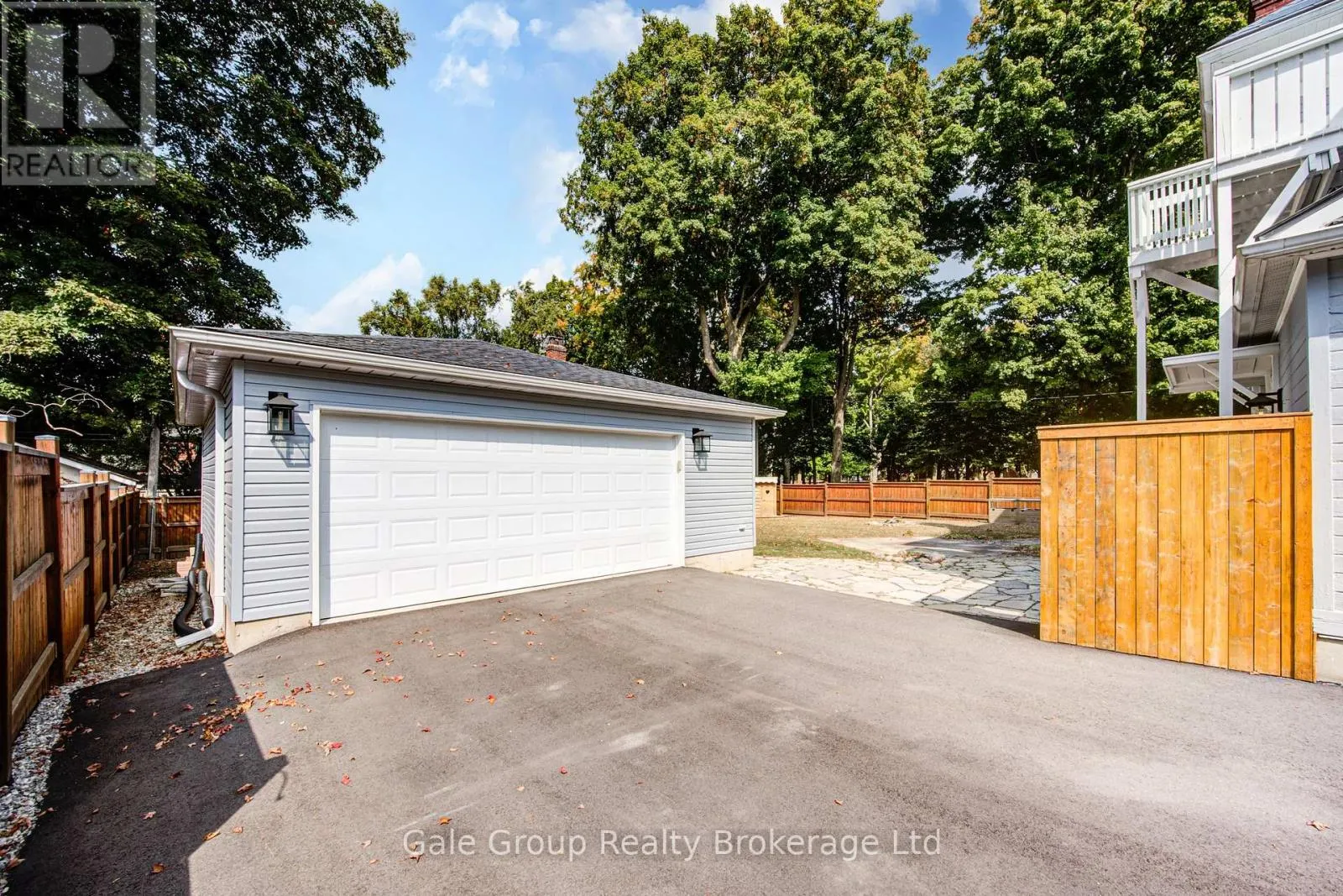 155 VANSITTART AVENUE
