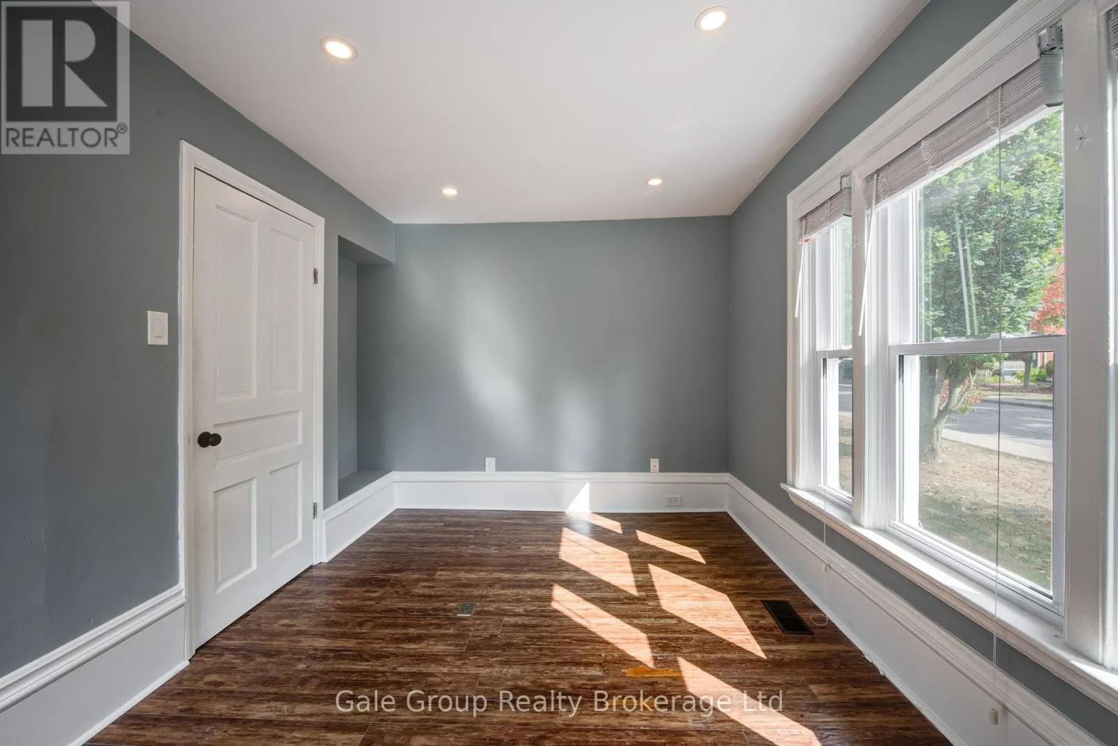 155 VANSITTART AVENUE