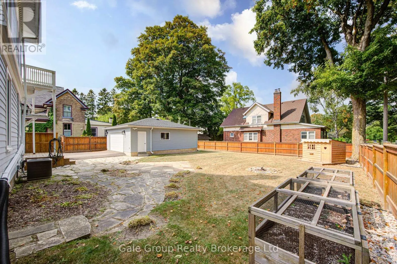 155 VANSITTART AVENUE