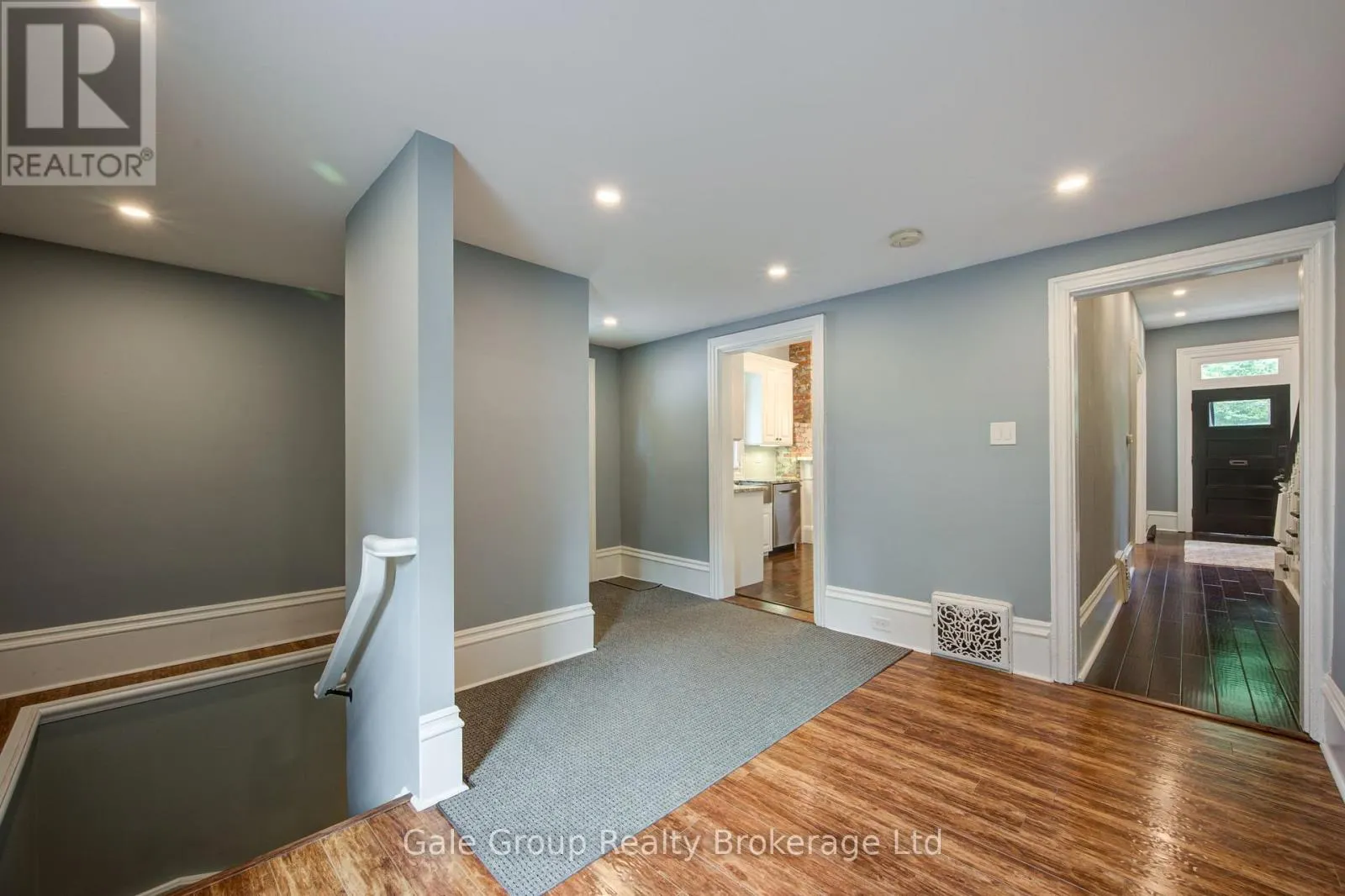 155 VANSITTART AVENUE