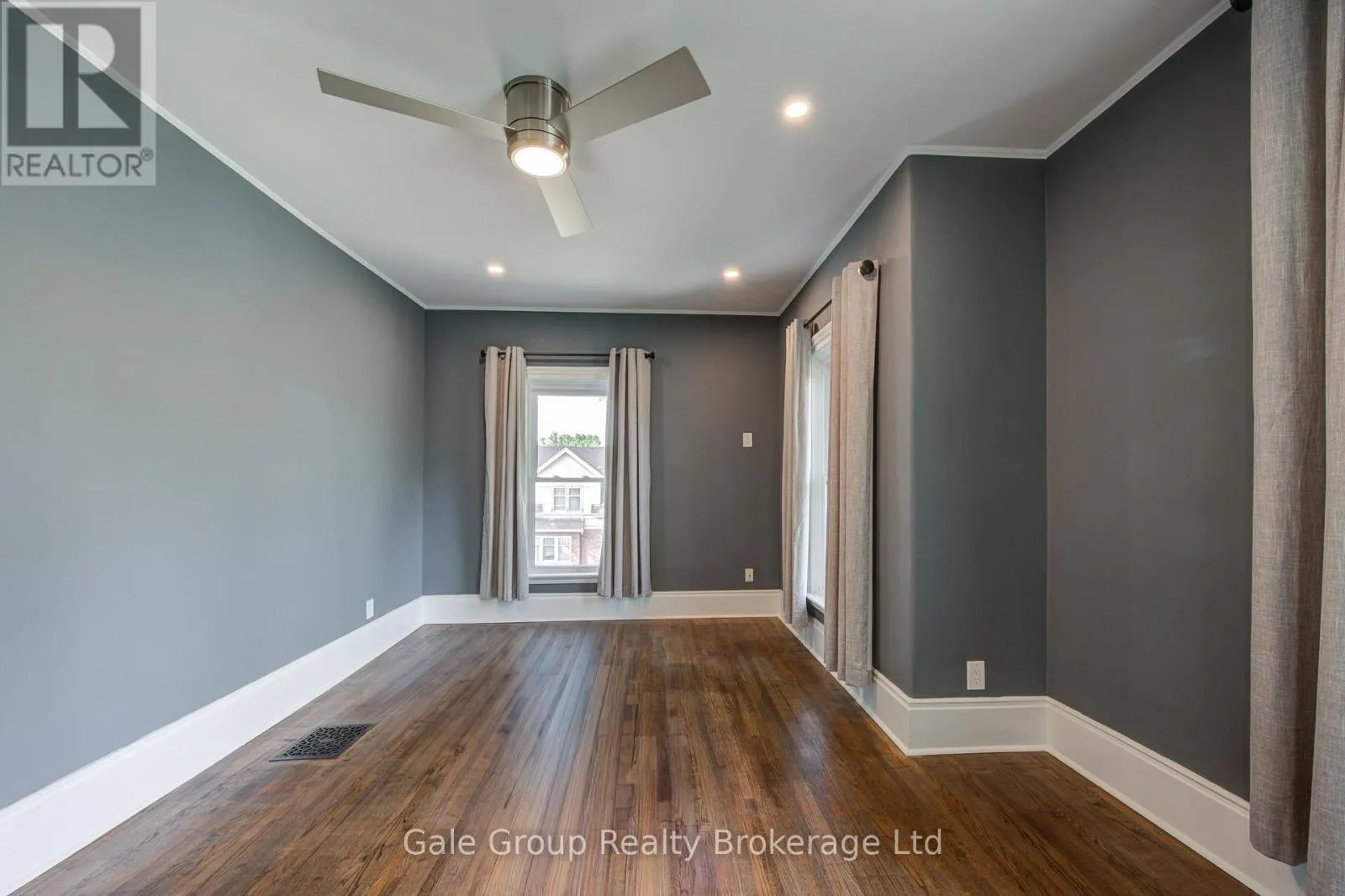 155 VANSITTART AVENUE