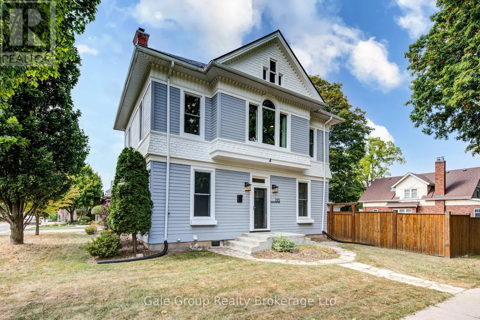 155 VANSITTART AVENUE