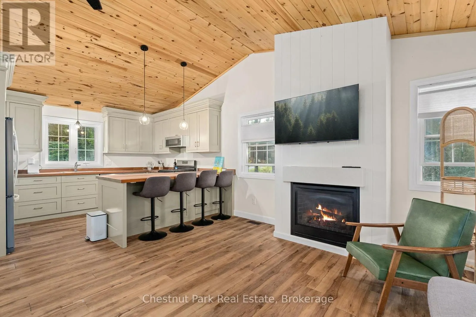 2698 OLD MUSKOKA ROAD