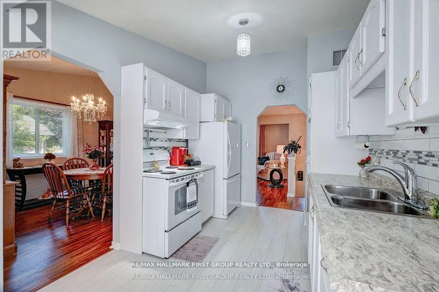 15 CATHERINE CRESCENT