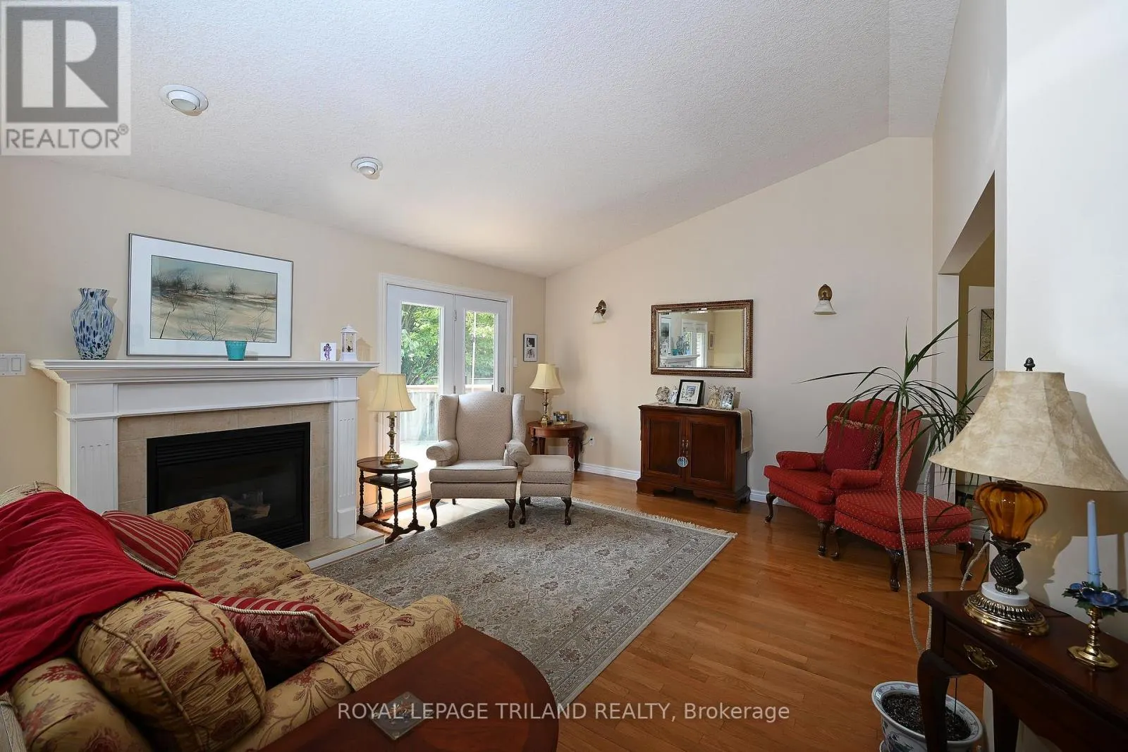 5 - 4067 COLONEL TALBOT ROAD, #5