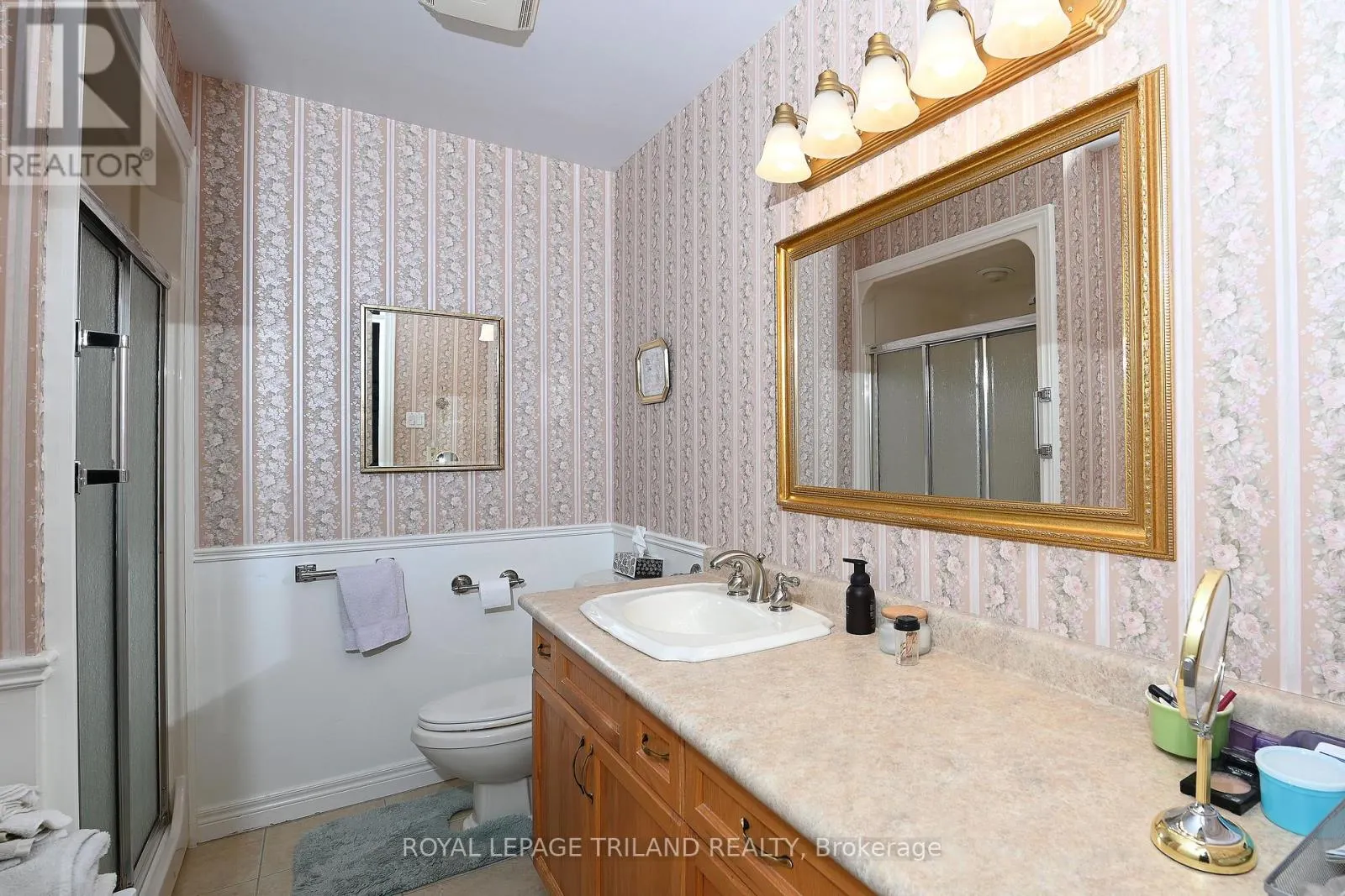 5 - 4067 COLONEL TALBOT ROAD, #5