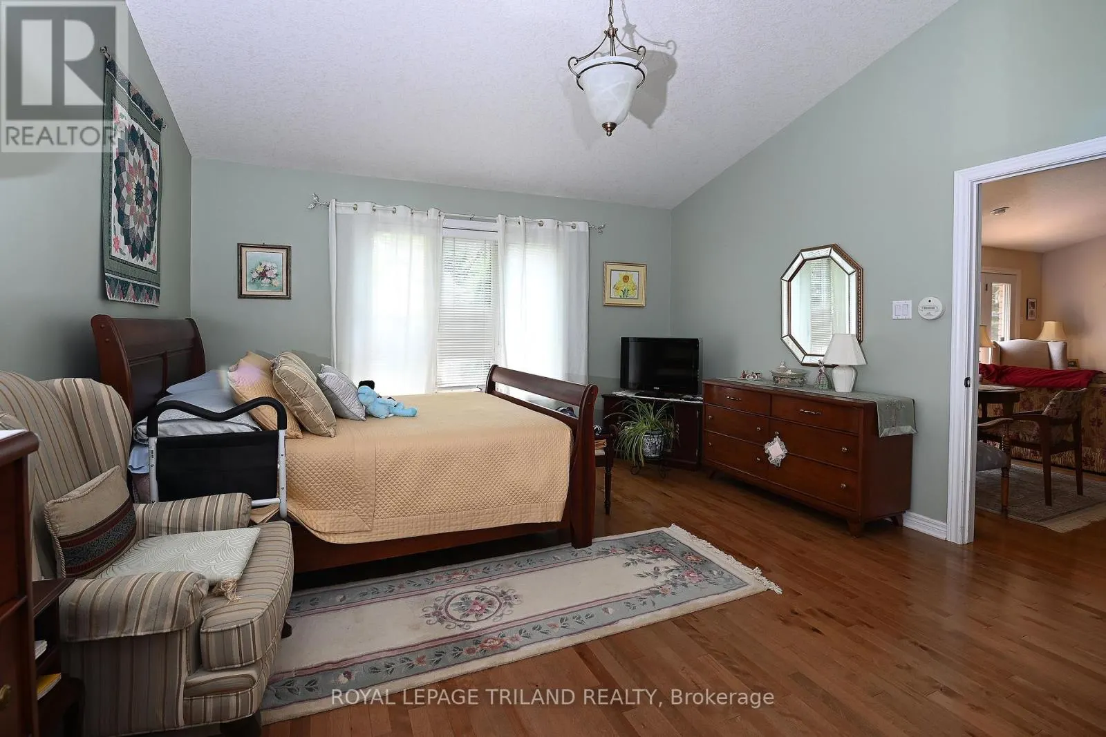 5 - 4067 COLONEL TALBOT ROAD, #5
