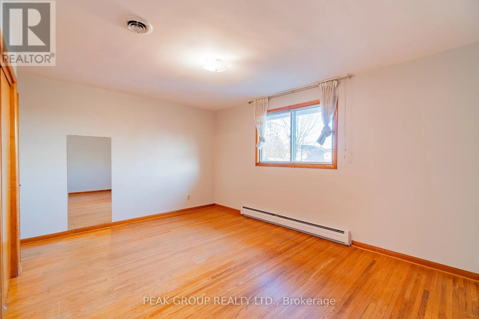 UPPER - 248 BERTIE STREET, #UPPER