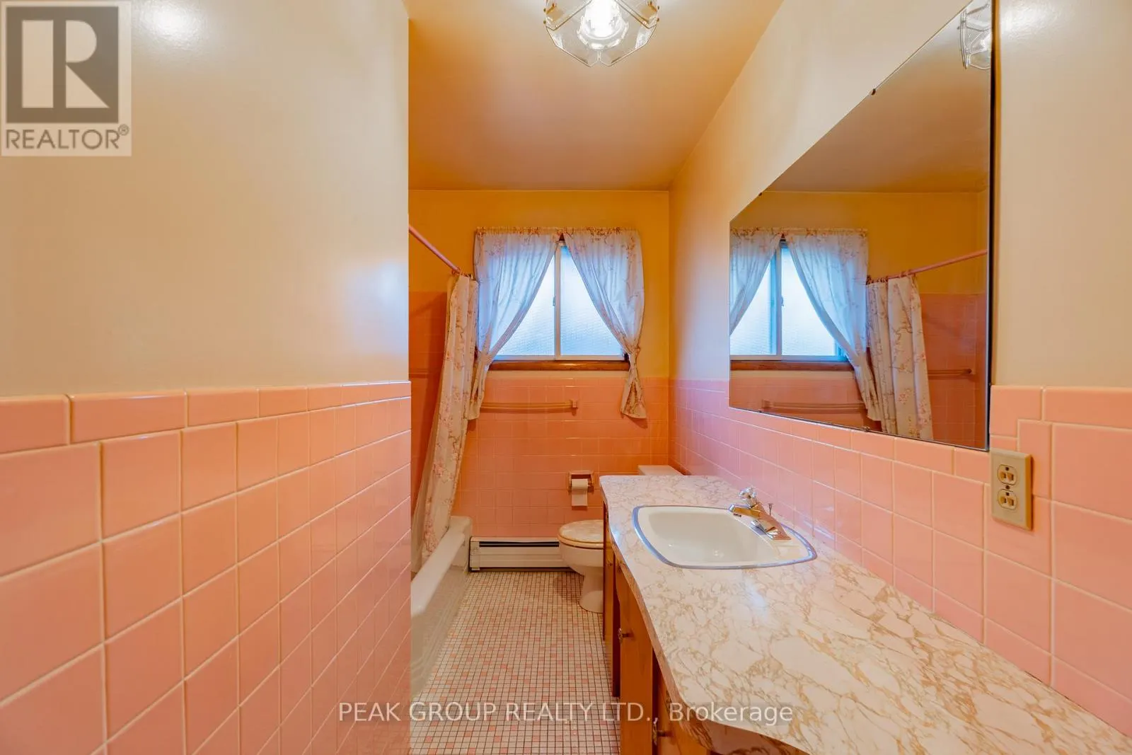UPPER - 248 BERTIE STREET, #UPPER