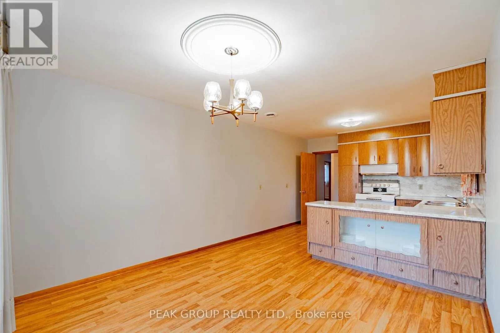 UPPER - 248 BERTIE STREET, #UPPER