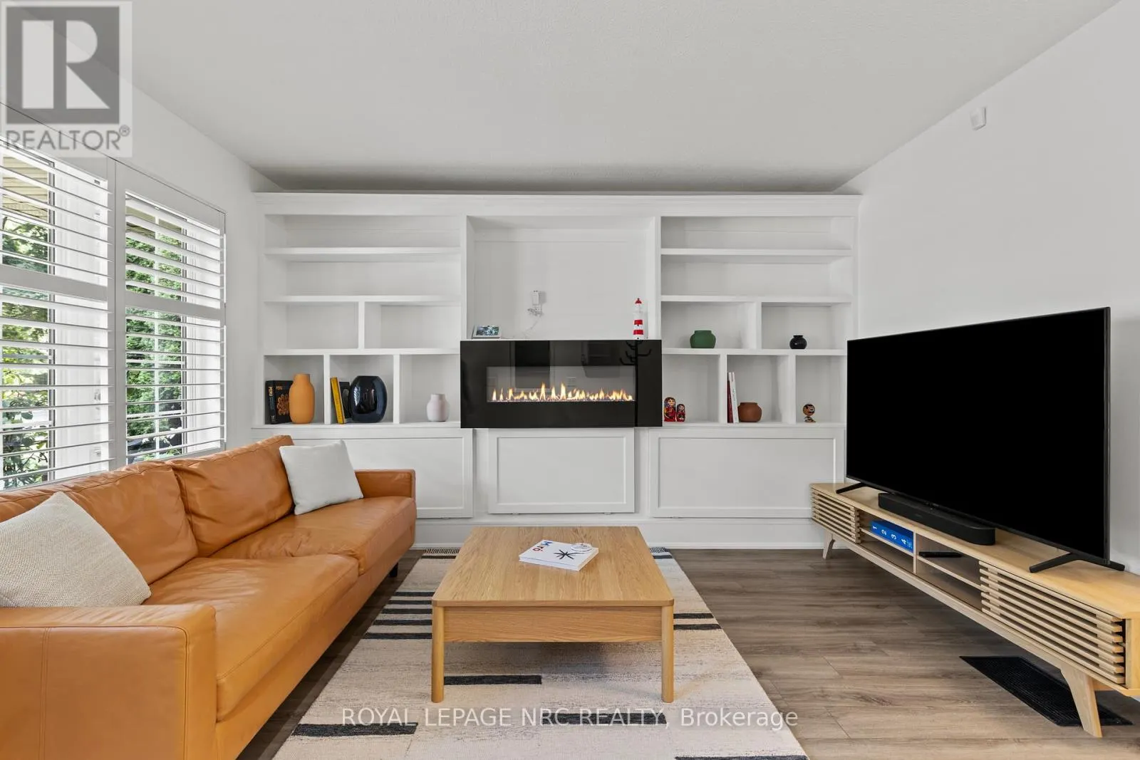 33 BROADWAY AVENUE
