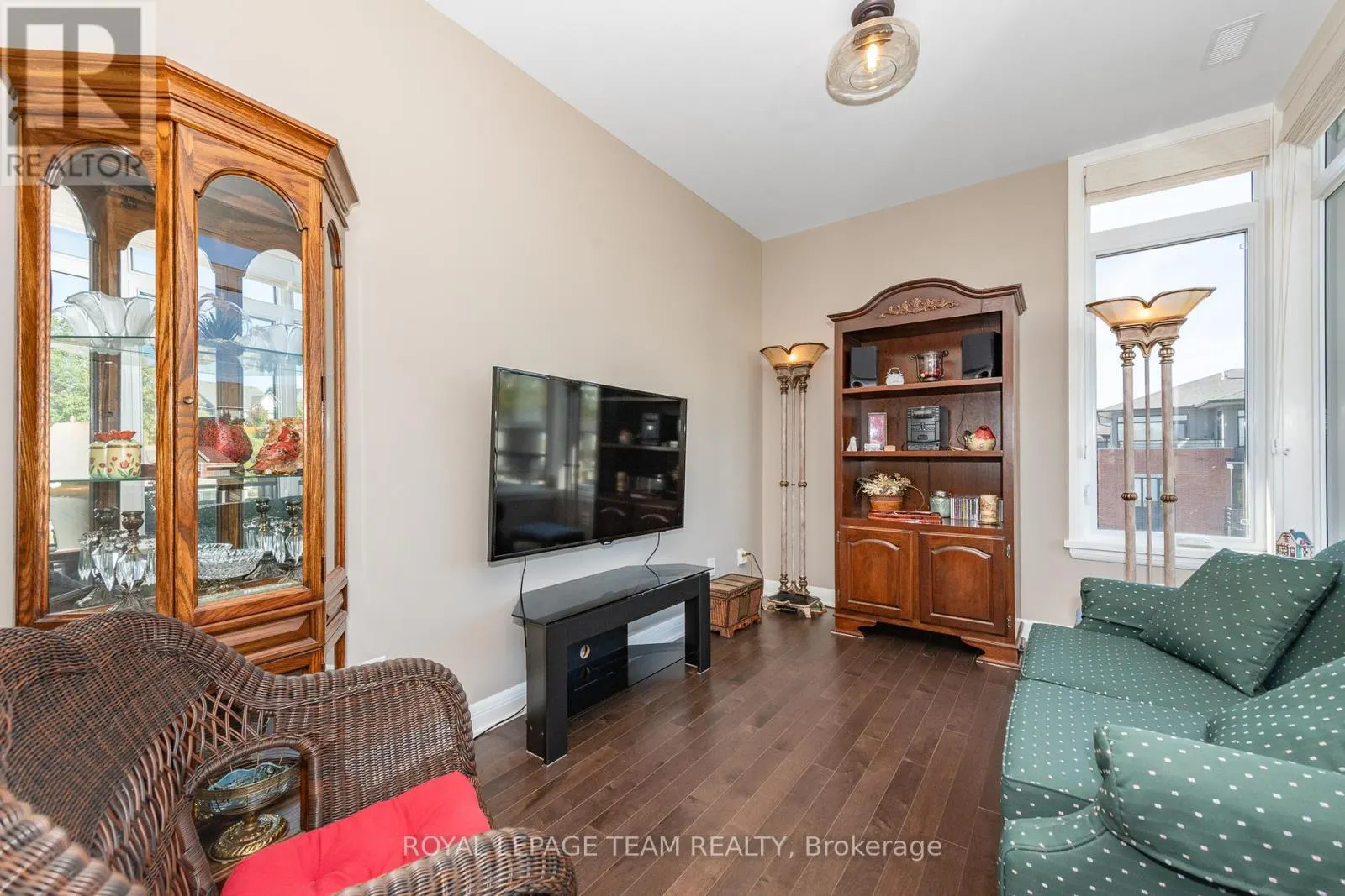 302 - 190 BOUNDSTONE WAY