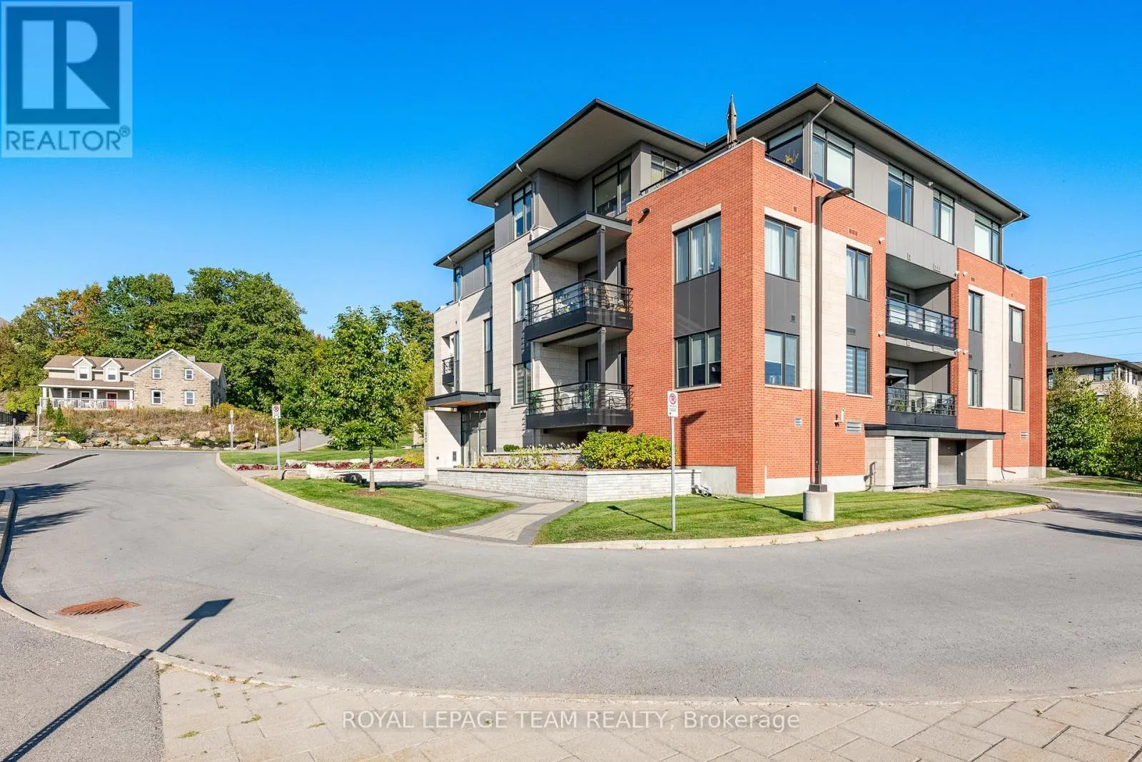302 - 190 BOUNDSTONE WAY