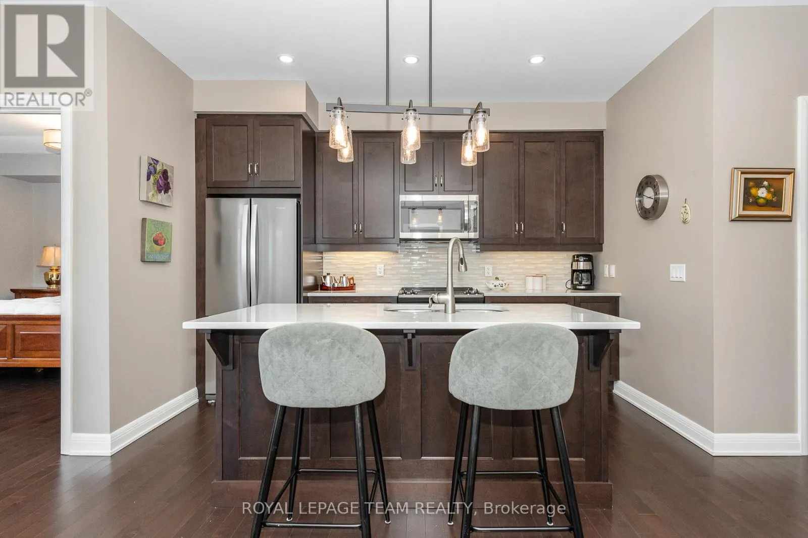 302 - 190 BOUNDSTONE WAY