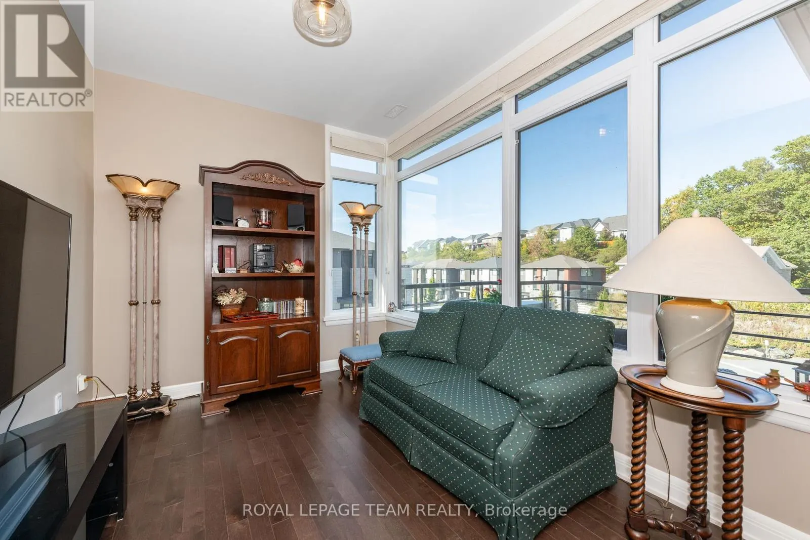 302 - 190 BOUNDSTONE WAY