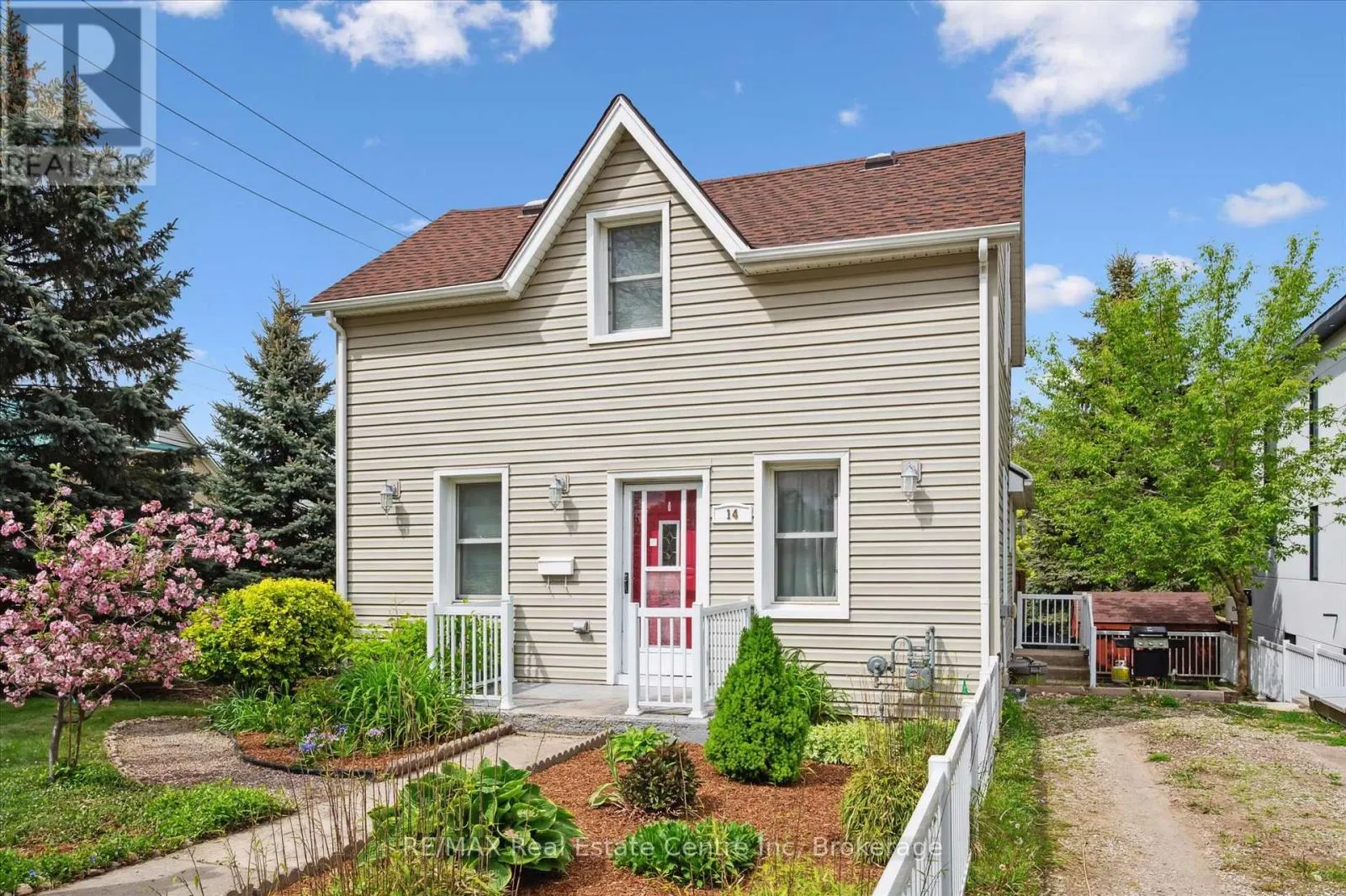 14 RIVERSIDE DRIVE W