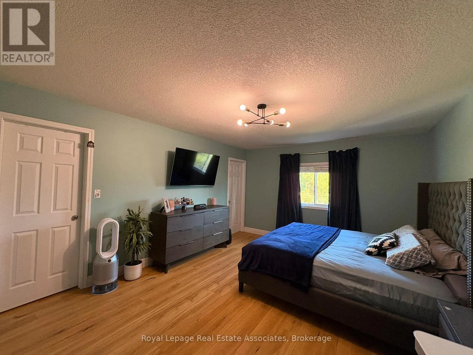 165 WESTMEADOW DRIVE
