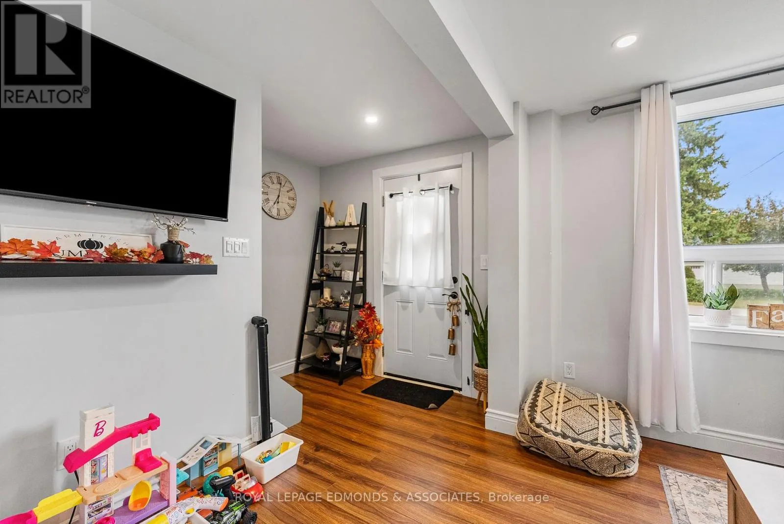 525 HORACE STREET
