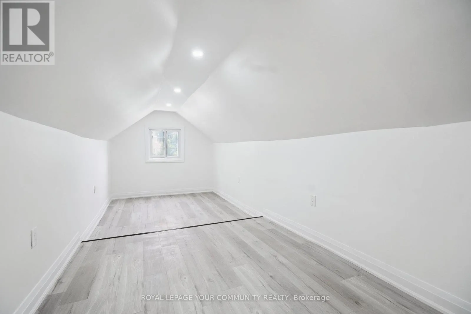 8 MERCHISON AVENUE