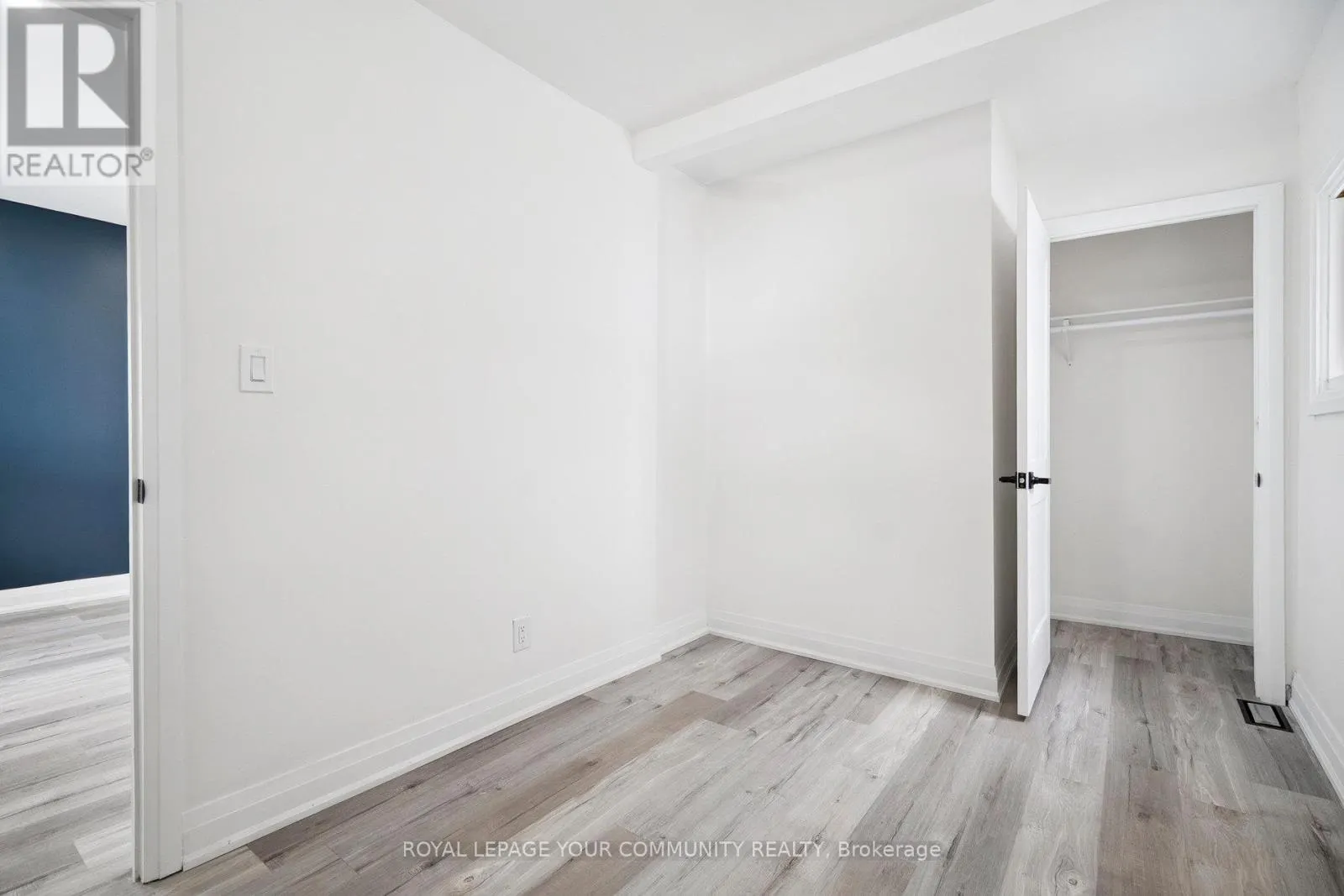 8 MERCHISON AVENUE