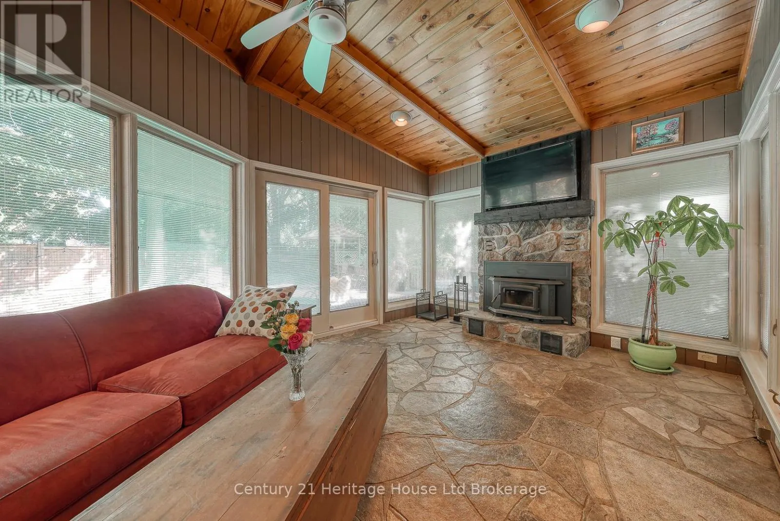 248 VANSITTART AVENUE