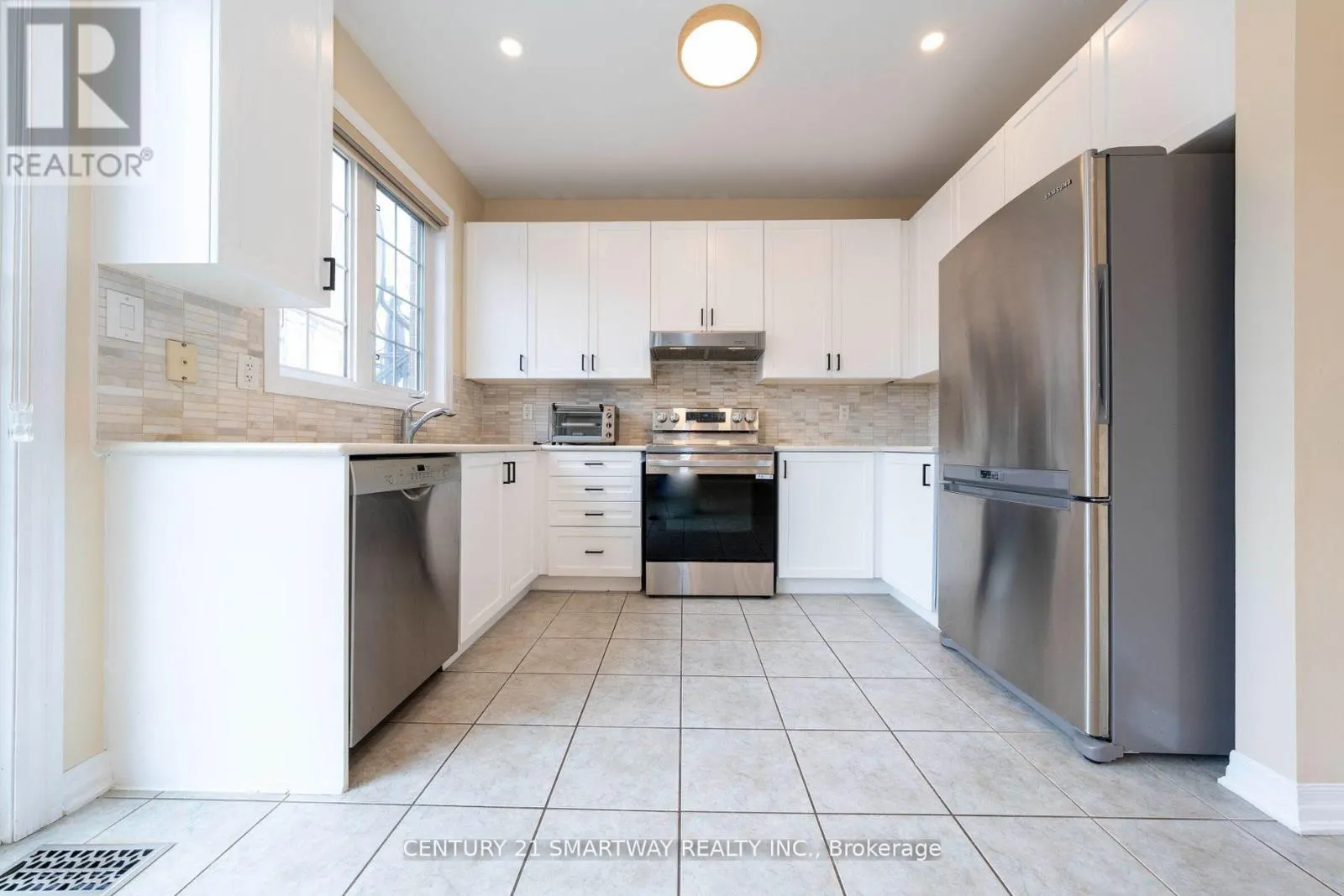 184 MONTREAL CIRCLE