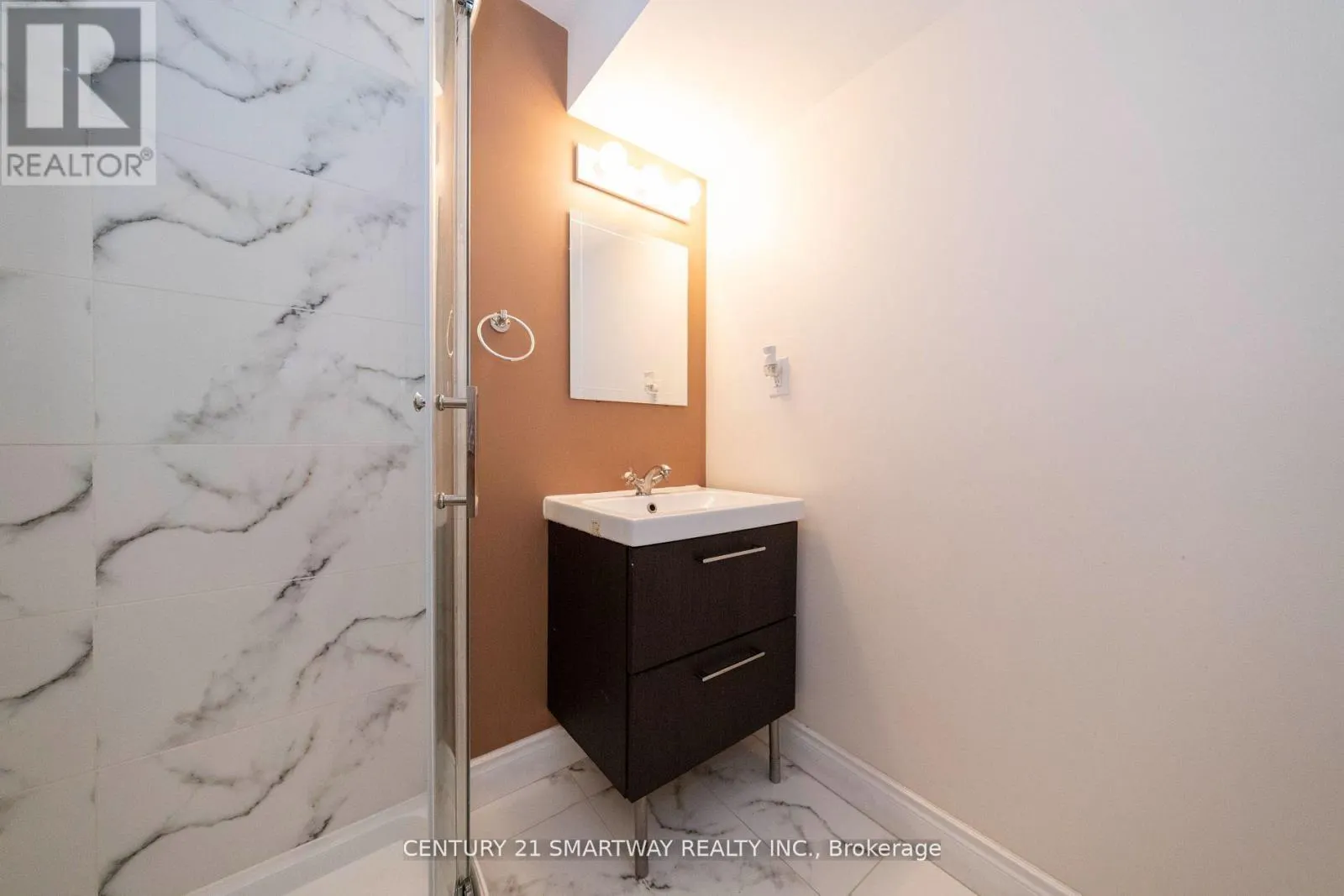 184 MONTREAL CIRCLE